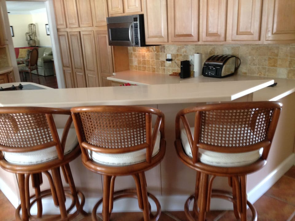 Breakfast bar in the kitchen.