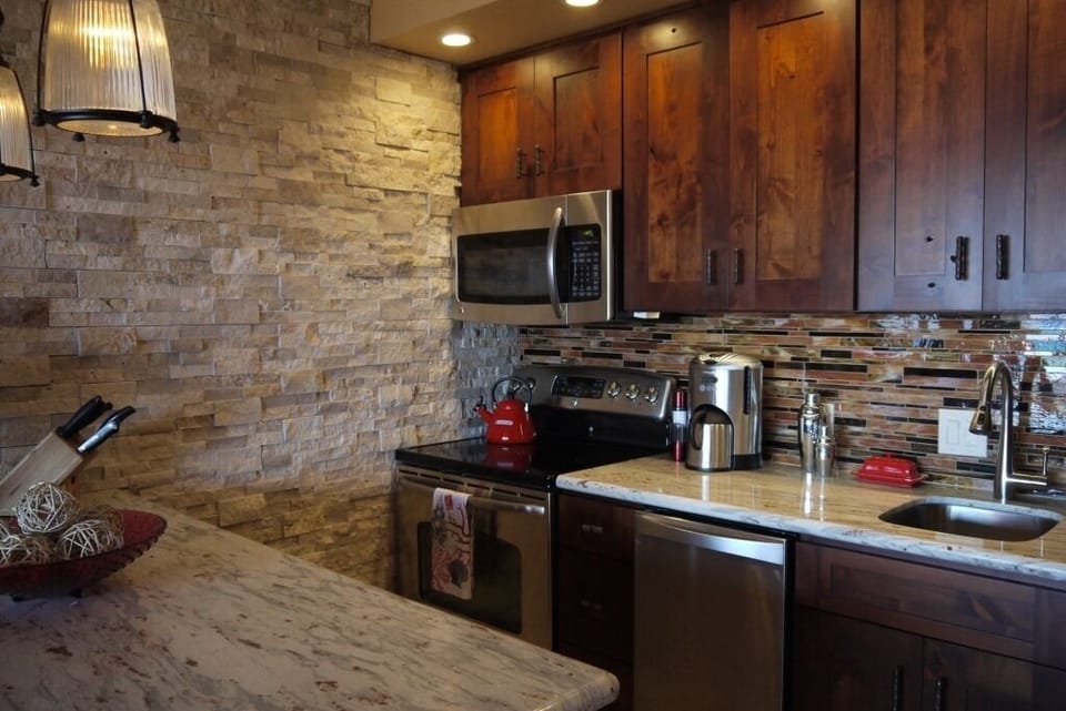 Fully equipped kitchen in case you don't want to leave the condo and the view...