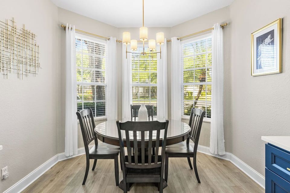 Bright and Sunny Breakfast Nook