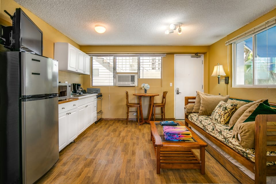 Kitchen, Dining and WiFi throughout