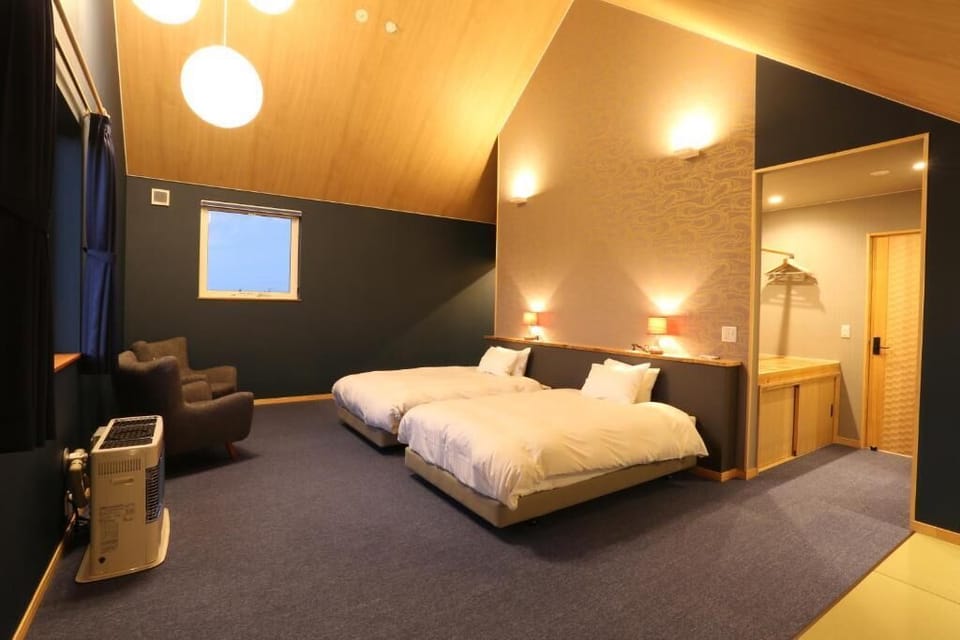 Deluxe Twin Room | Free WiFi, bed sheets