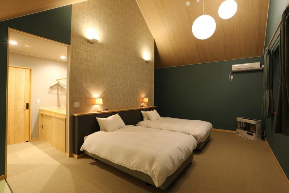 Superior Twin Room | Free WiFi, bed sheets