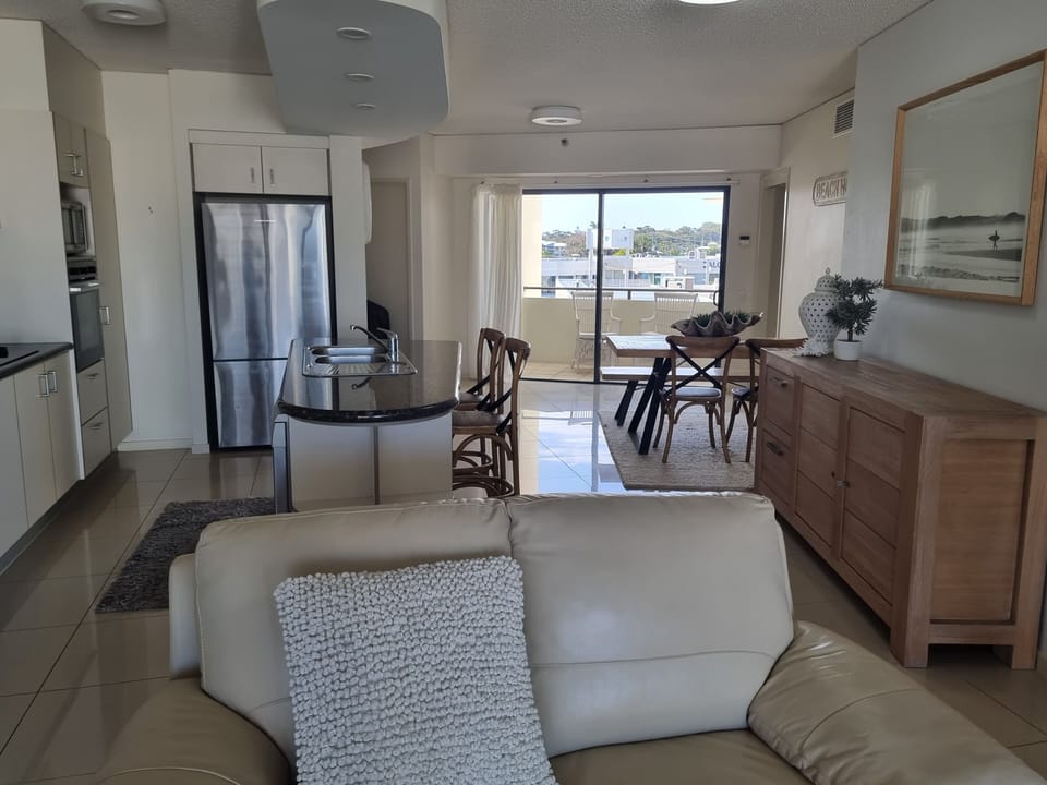 2 Bedroom Apartment | Private kitchen | Coffee/tea maker, full-size fridge, microwave, oven