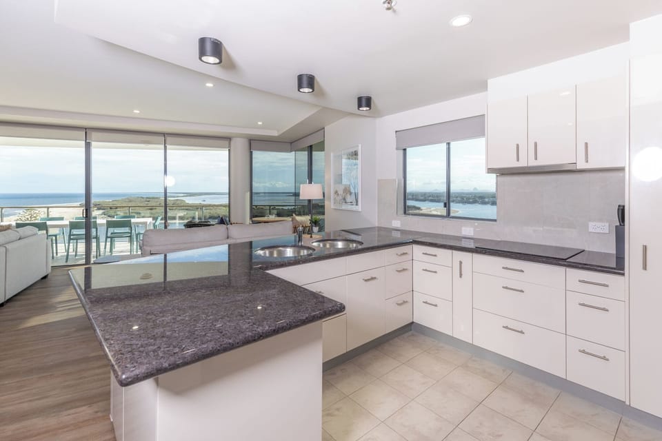 3 Bedroom Apartment - Penthouse | Private kitchen | Coffee/tea maker, full-size fridge, microwave, oven