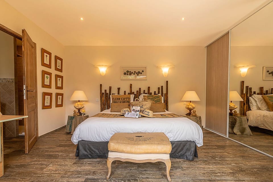 Junior Double Room, Garden Area (Suite Alivi) | Memory foam beds, in-room safe, individually decorated