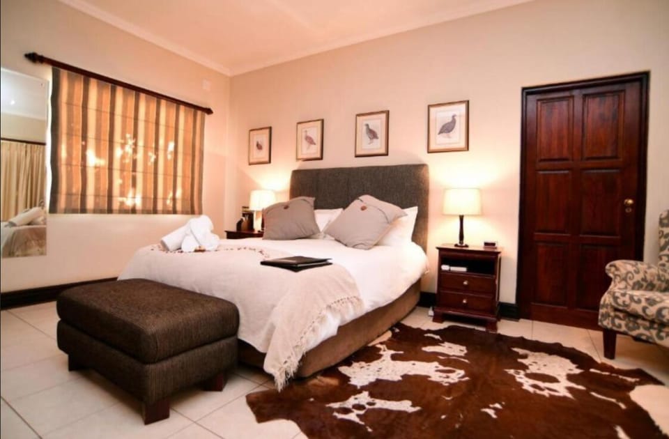 In-room safe, WiFi (free)