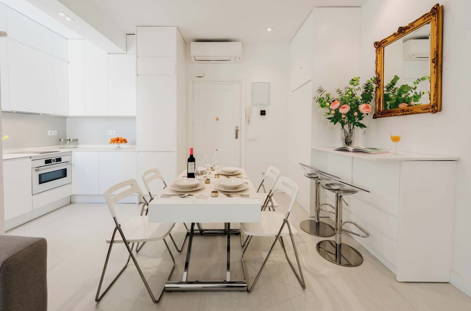 Luxury Apartment, 3 Bedrooms, Accessible | Living area | 40-inch Smart TV with digital channels, TV