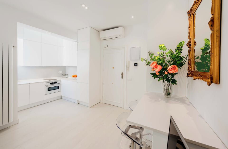Luxury Apartment, 3 Bedrooms, Accessible | Private kitchen | Fridge, shared microwave, dining table