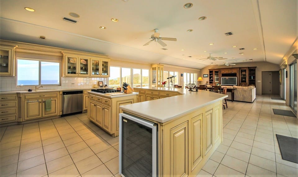 Spacious kitchen with wine cooler and ice machine