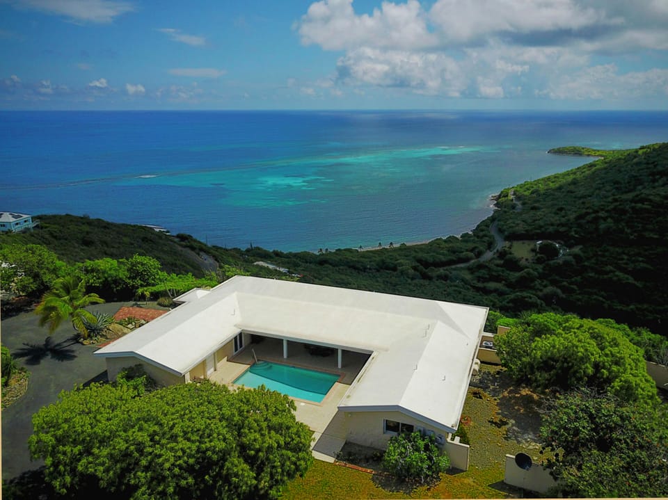 Spectacular Caribbean dual shore views!