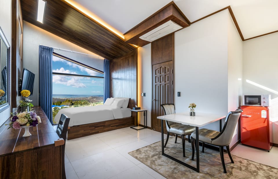 Deluxe Room | Premium bedding, desk, blackout drapes, free WiFi