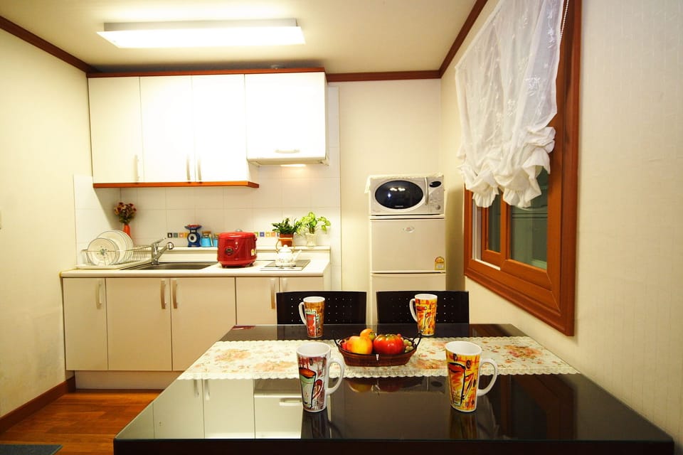 Family Room (Regulus) | Private kitchen | Fridge, shared microwave, electric kettle, rice cooker