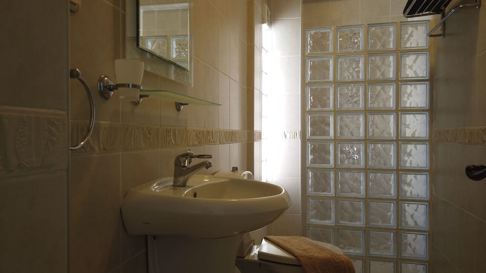 En-Suite bathroom