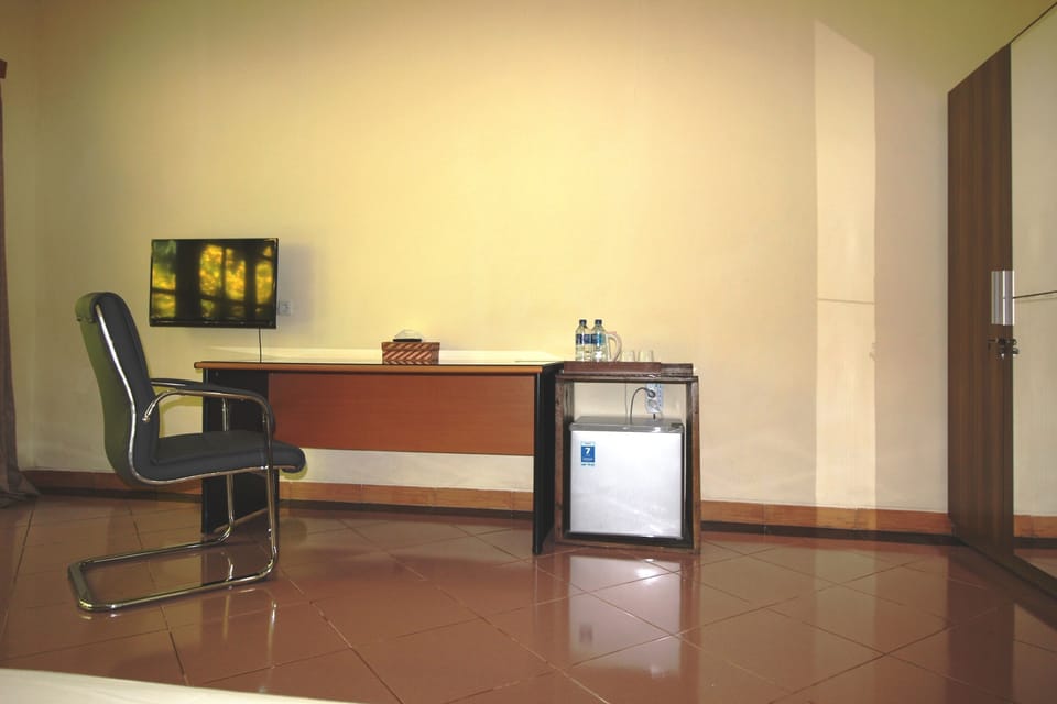 Premium bedding, memory foam beds, in-room safe, desk