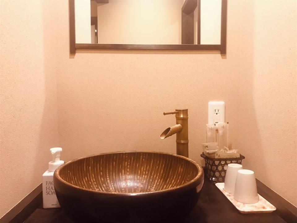 Comfort Room, Non Smoking, Private Bathroom | Room amenity