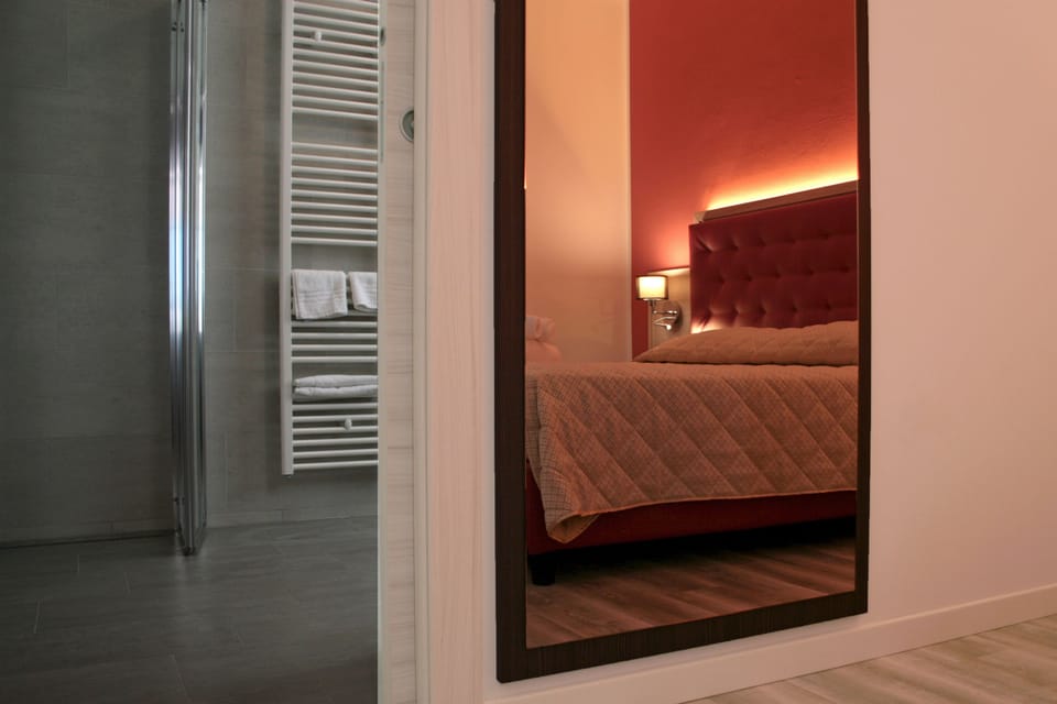 In-room safe, desk, blackout drapes, soundproofing