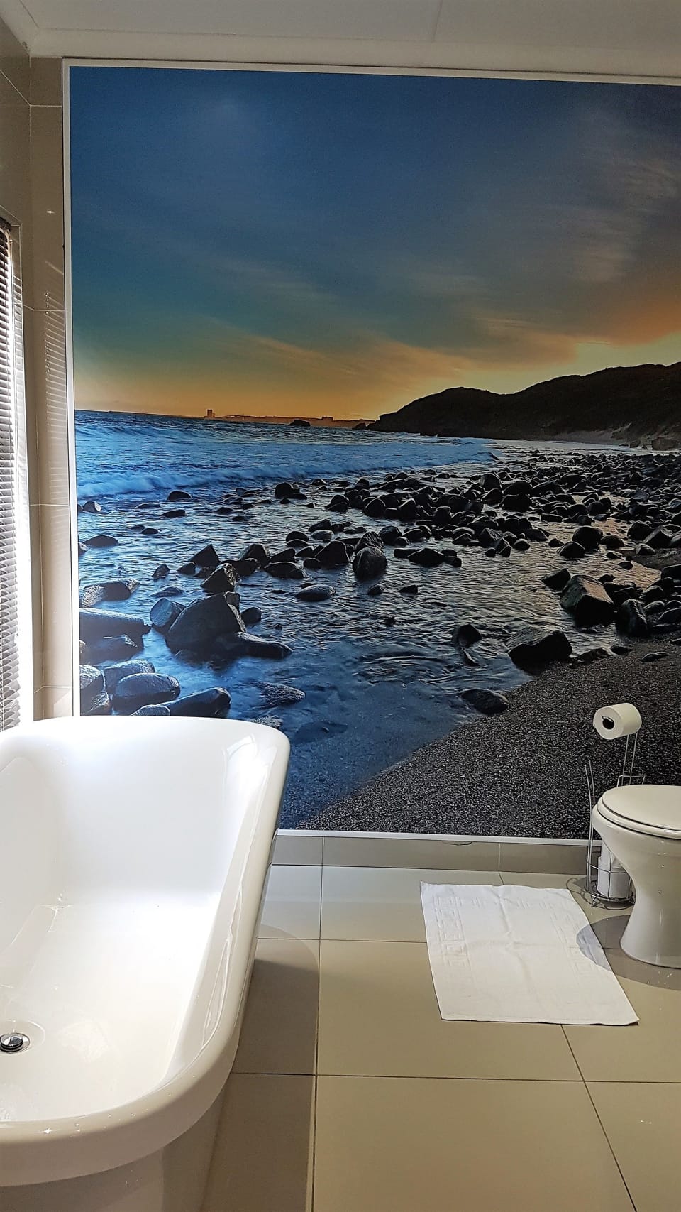 Garden Room | Bathroom | Free toiletries, hair dryer, towels
