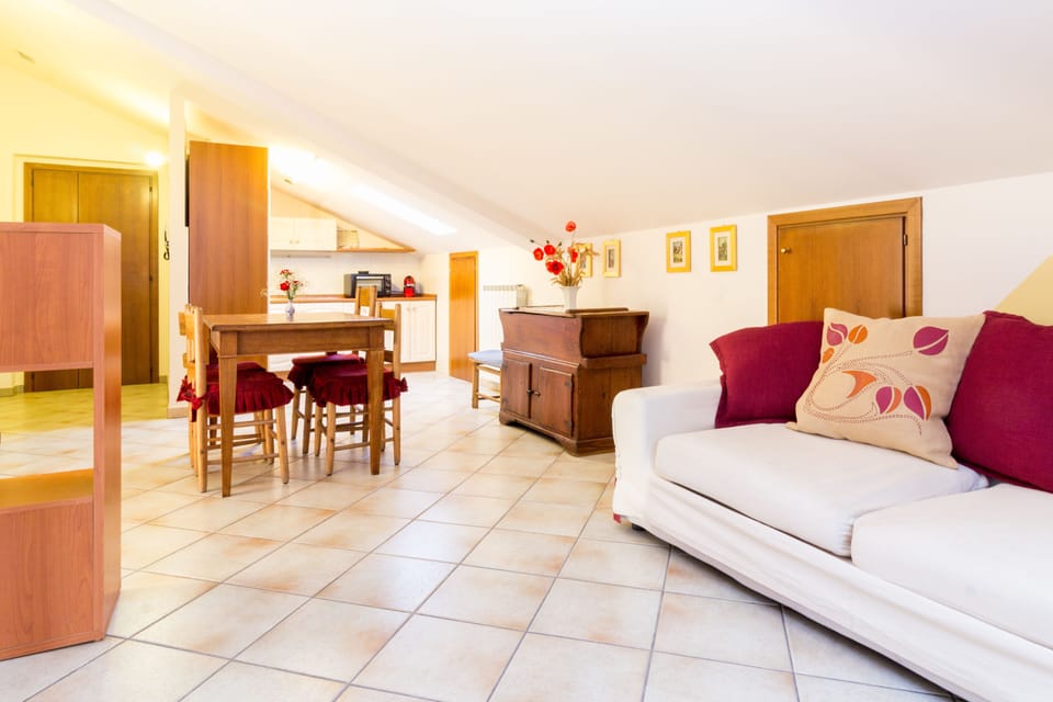 Suite, Kitchenette | Living area | Flat-screen TV