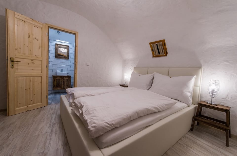 Comfort Double Room | Blackout drapes, iron/ironing board, free WiFi, bed sheets