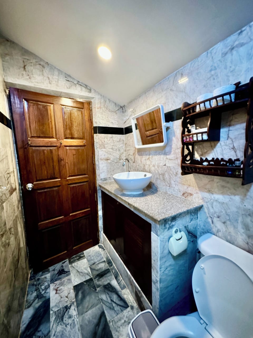 Family Room, 1 Bedroom, Garden View, Ground Floor | Bathroom | Shower, free toiletries, hair dryer, towels