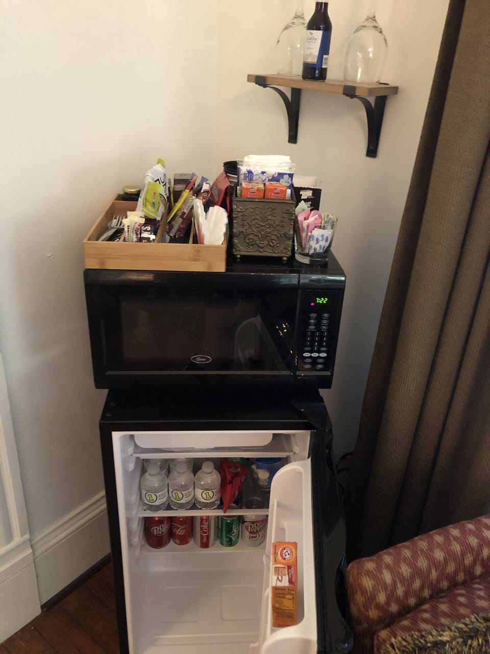 Luxury Double Room, 1 Bedroom, Refrigerator & Microwave, Garden View | Private kitchen | Coffee/tea maker, fridge, microwave, cookware/dishes/utensils