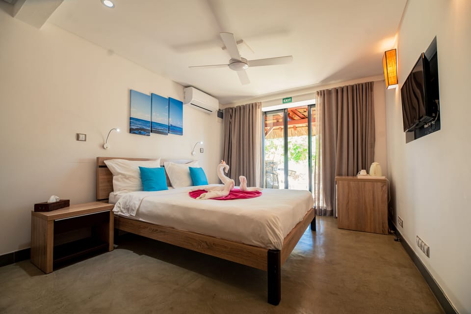 In-room safe, soundproofing, WiFi (free), bed sheets