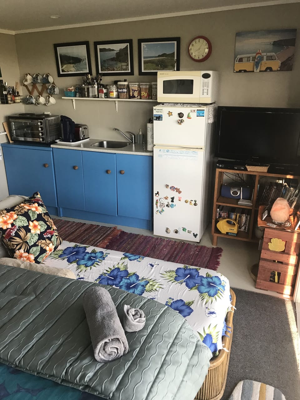 Pohutukawa Room  | Private kitchenette | Shared fridge, microwave, rice cooker, blender