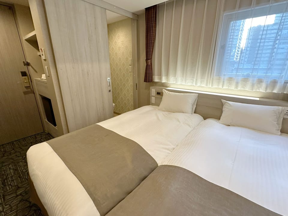 Small Hollywood Twin | In-room safe, free WiFi, bed sheets