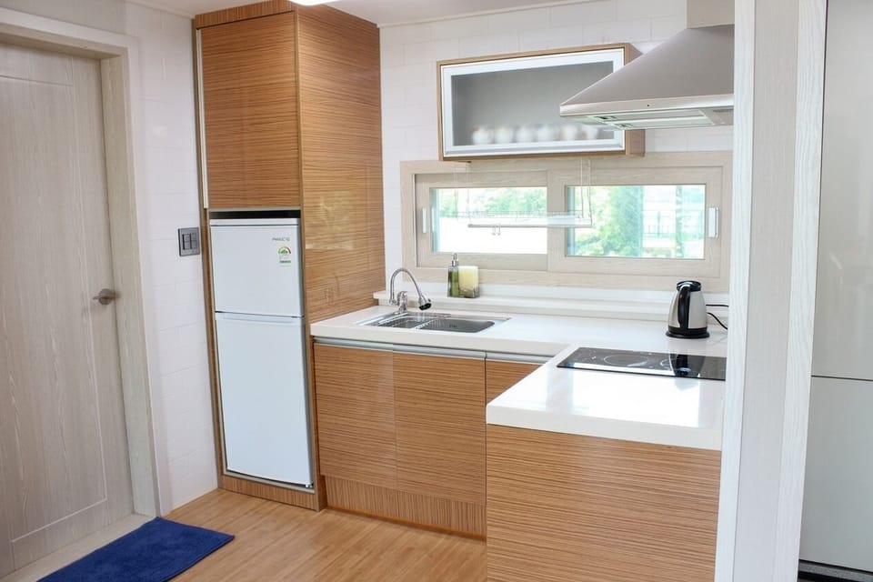 Family Room, Terrace, Ocean View (82 sqm.) | Free WiFi