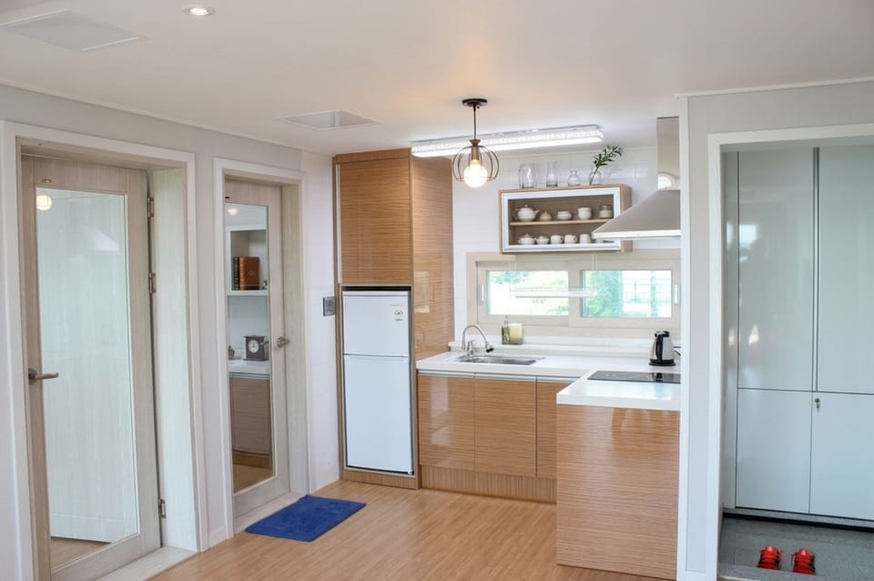 Family Room, Terrace, Ocean View (82 sqm.) | Free WiFi