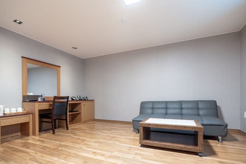 Family Suite | Premium bedding, down comforters, memory foam beds, free WiFi