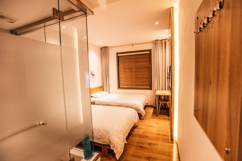 Standard Twin Room | Soundproofing, WiFi (free), bed sheets