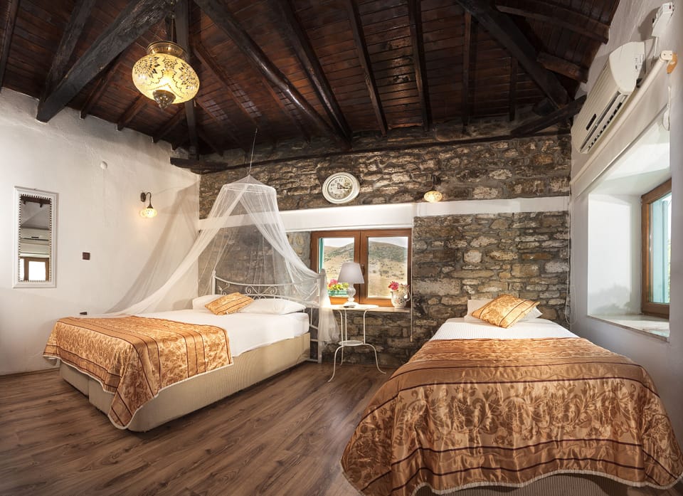 Deluxe Triple Room | Premium bedding, minibar, in-room safe, soundproofing