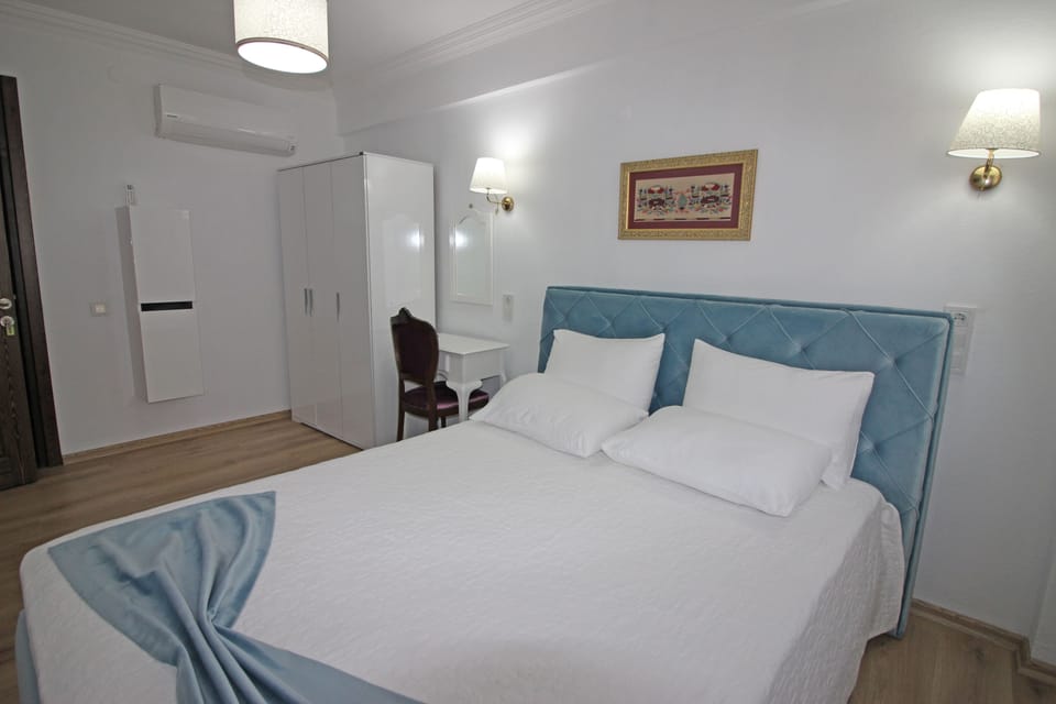 Standard Double Room | Premium bedding, minibar, desk, iron/ironing board