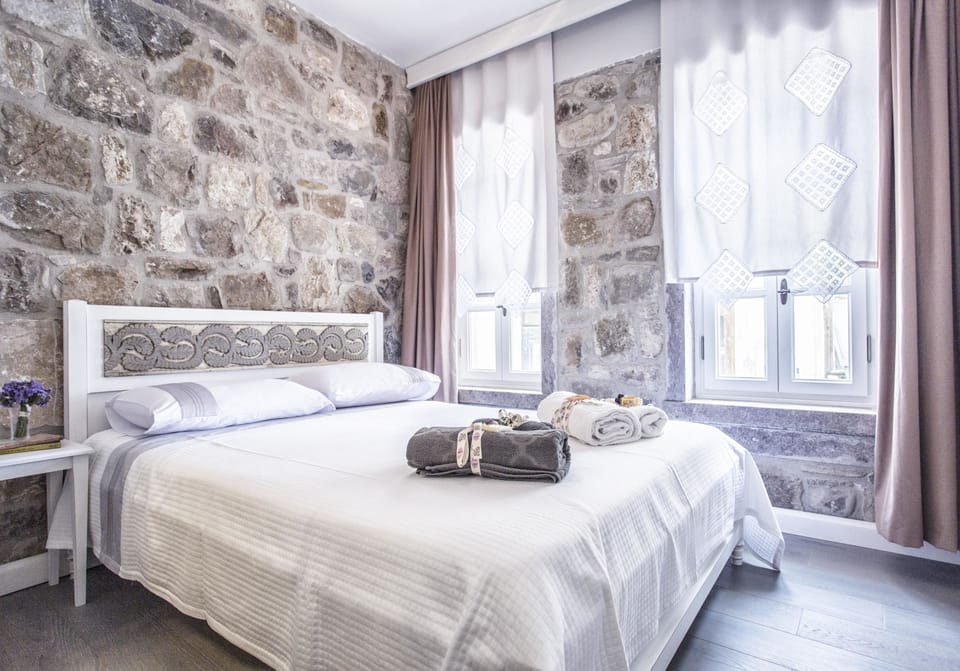 Standard Single Room, Non Smoking, Partial Sea View | Premium bedding, memory foam beds, WiFi (free), bed sheets