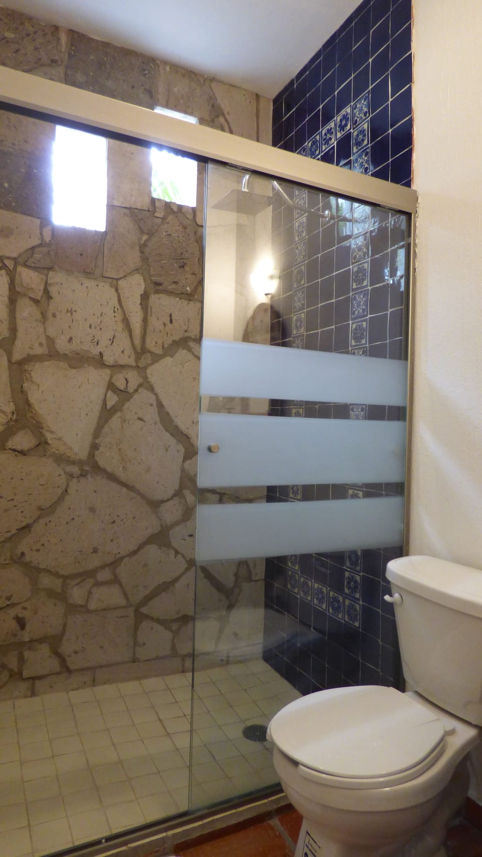 Standard Room | Bathroom | Shower, free toiletries, hair dryer, towels