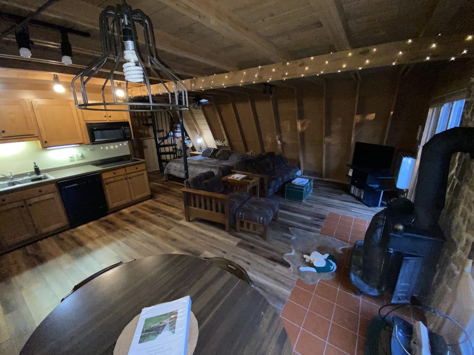 Bailey's Harbor Cabin Secluded in Woods,Walking distance to Kangaroo Lake-DUPLEX Cabin in Door County