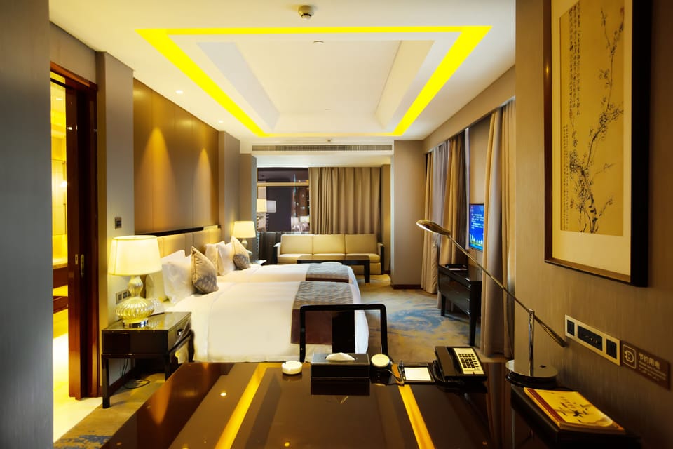 Executive Twin Room | 1 bedroom, premium bedding, minibar, in-room safe