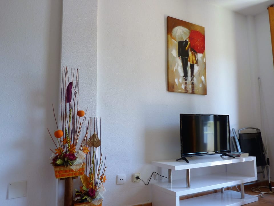 flat screen tv with all uk stations