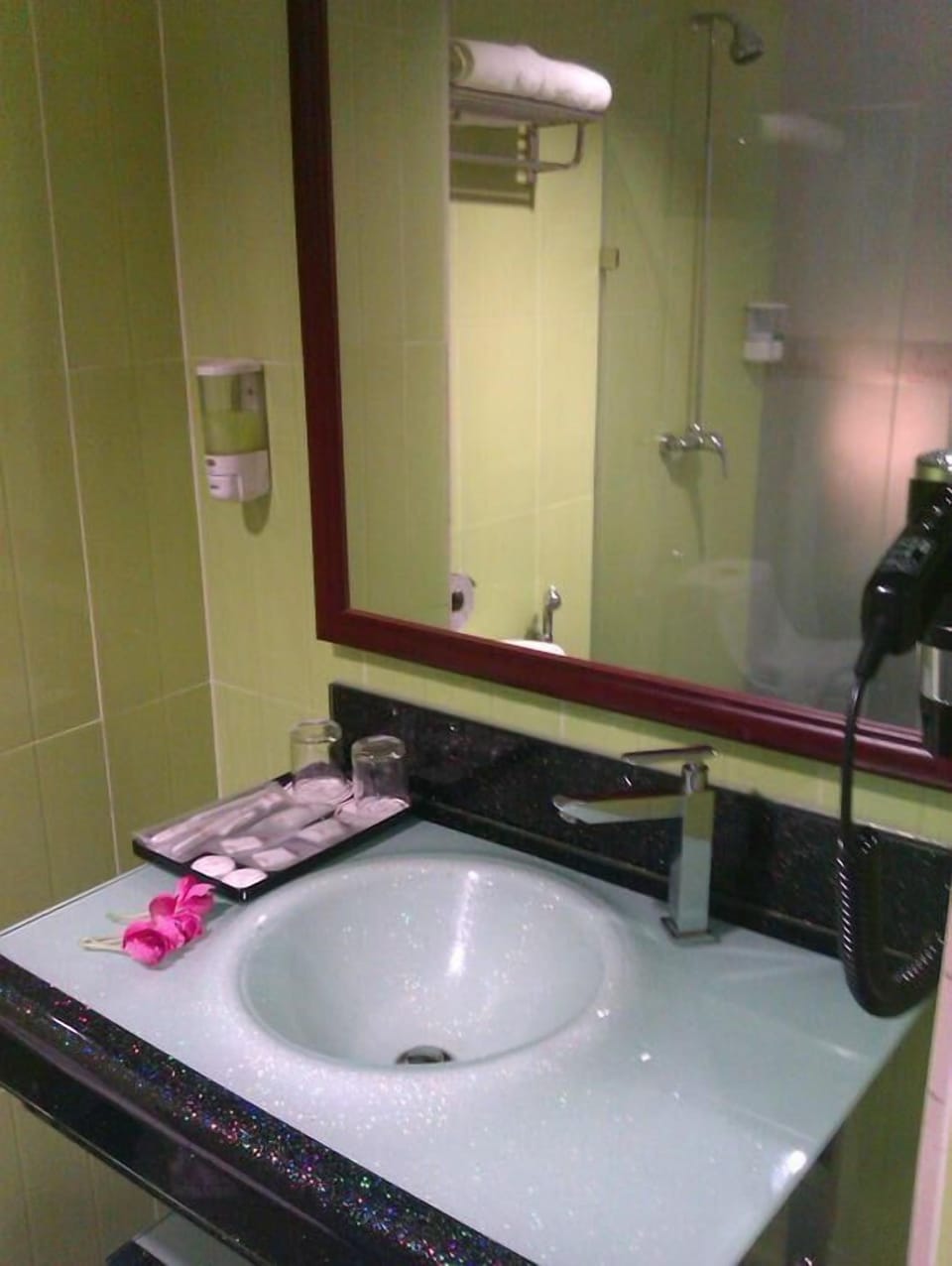 Bathroom sink