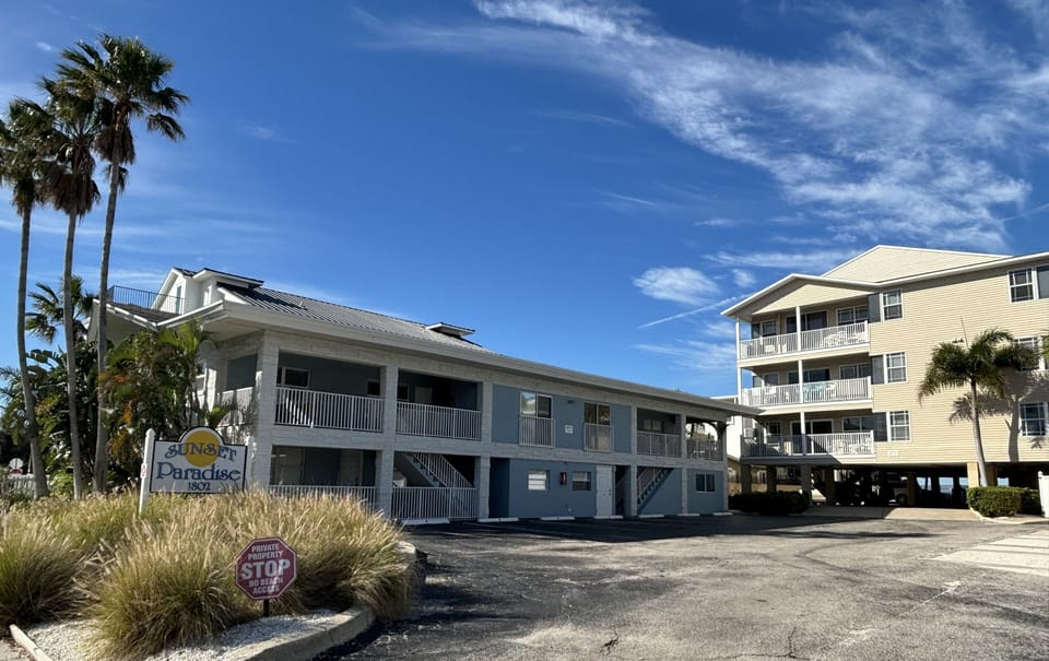 Sunset Paradise is a small complex with three buildings and only 17 units.