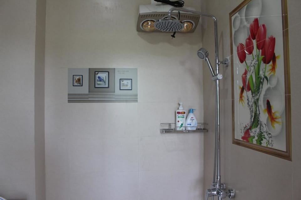 Economy Double Room, 1 Double Bed | Bathroom shower