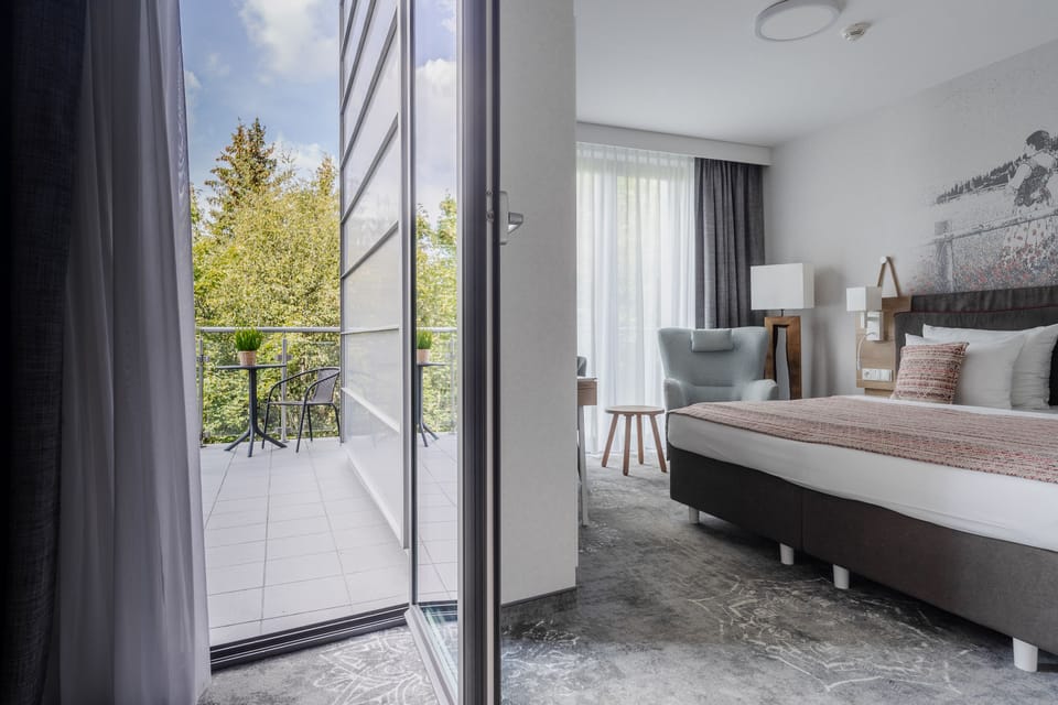 Junior Double or Twin Room | Hypo-allergenic bedding, minibar, in-room safe, desk