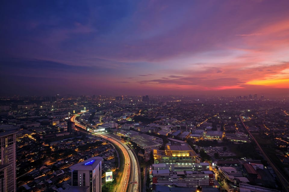 Frette Italian sheets, premium bedding, down comforters, minibar