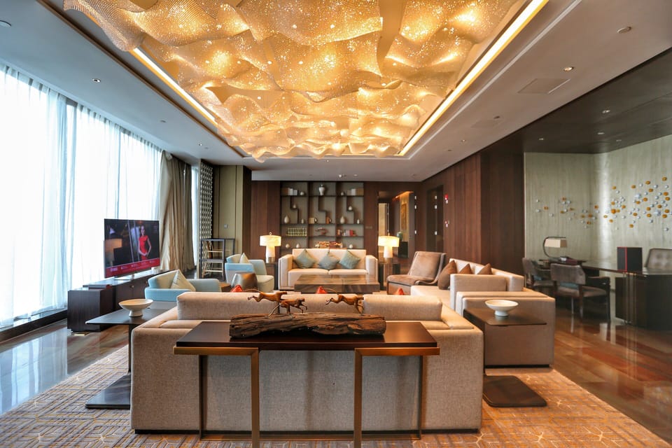 Suite, 1 Bedroom (Haicang Bridge View) | Premium bedding, minibar, in-room safe, desk
