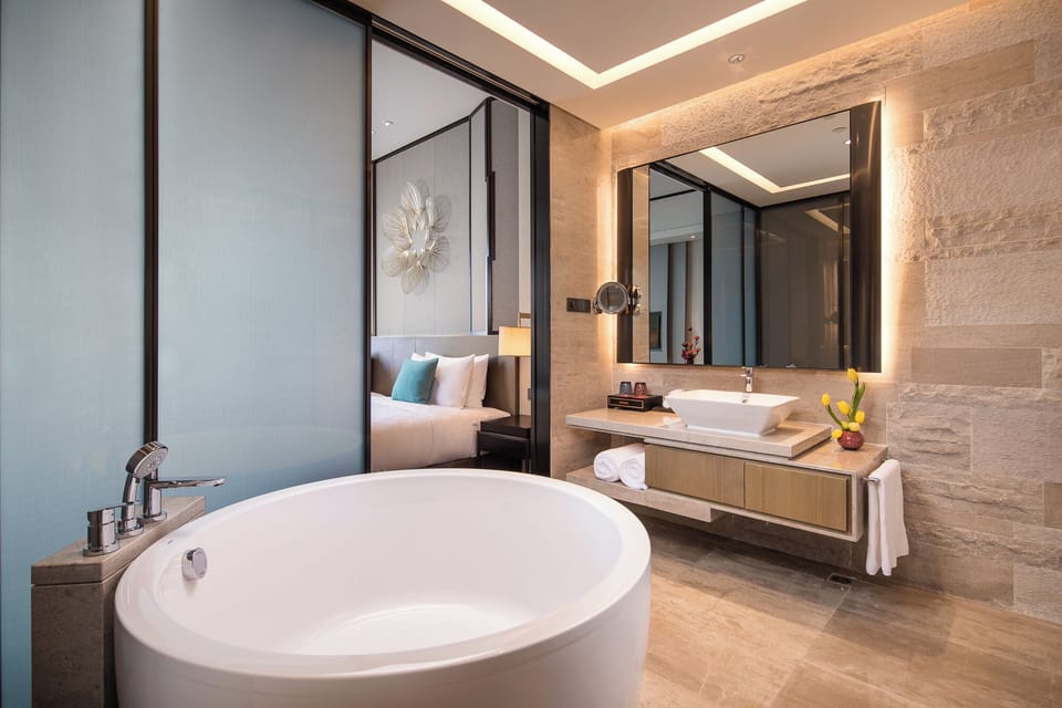 Premium bedding, minibar, in-room safe, desk