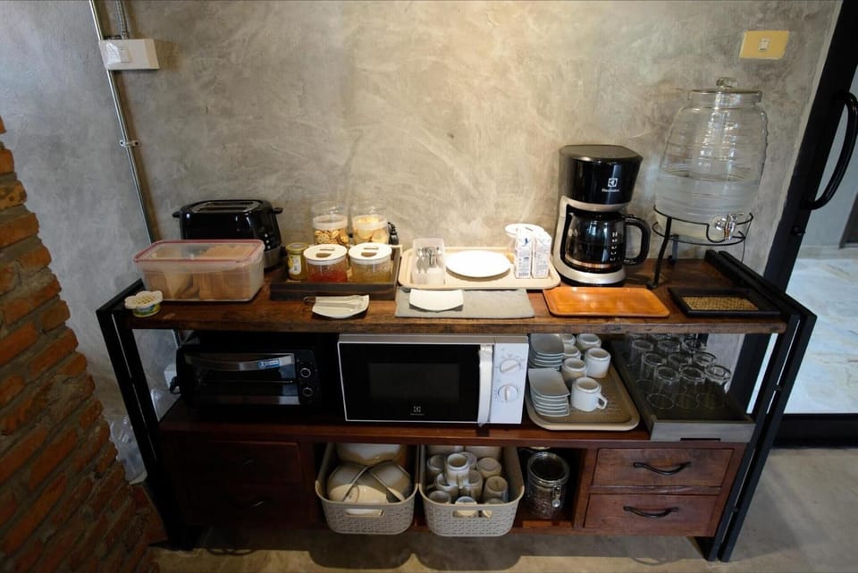 Fridge, coffee/tea maker, electric kettle