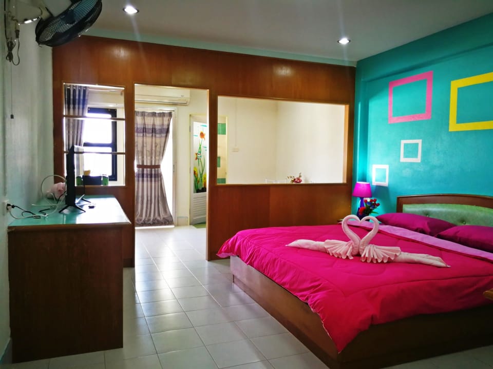 Basic Room | In-room safe, desk, blackout drapes, rollaway beds (surcharge)