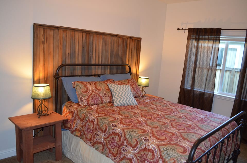 Guest bedroom #2 with Queen bed