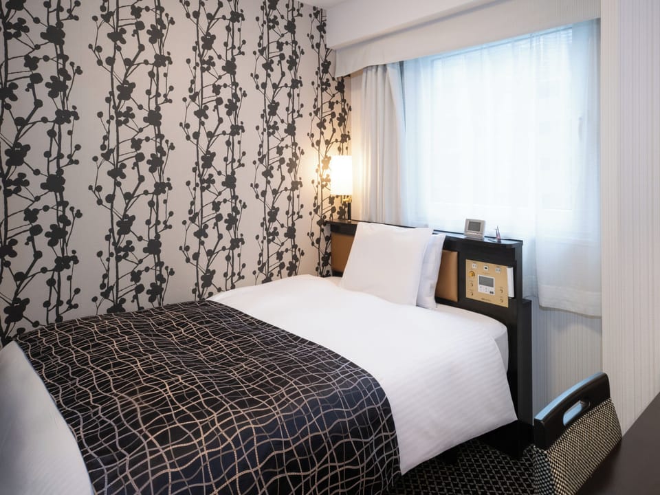Premium bedding, down comforters, desk, blackout drapes